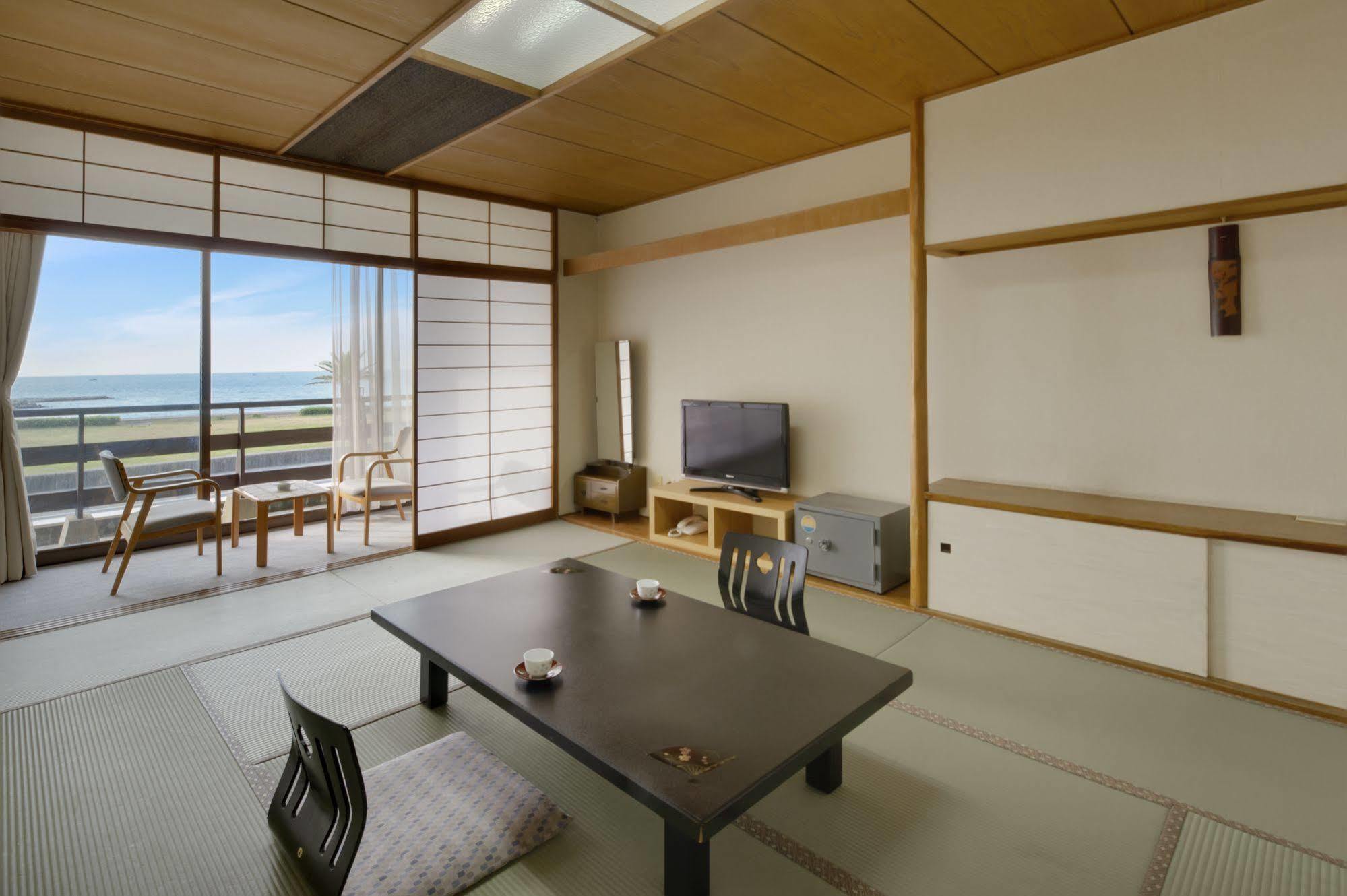 Tateyama Seaside Hotel Bagian luar foto
